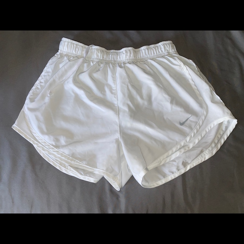 Women’s Nike shorts size small
